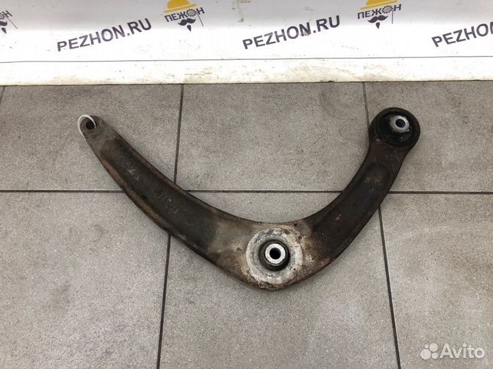 Рычаг передний правый Peugeot 308 хэтчбек 5 дв