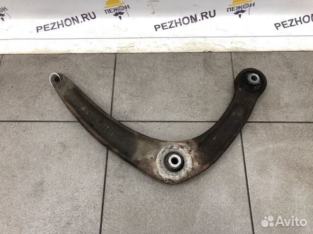 Рычаг передний правый Peugeot 308 хэтчбек 5 дв