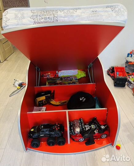 Детская кроватка машинка с матрасом