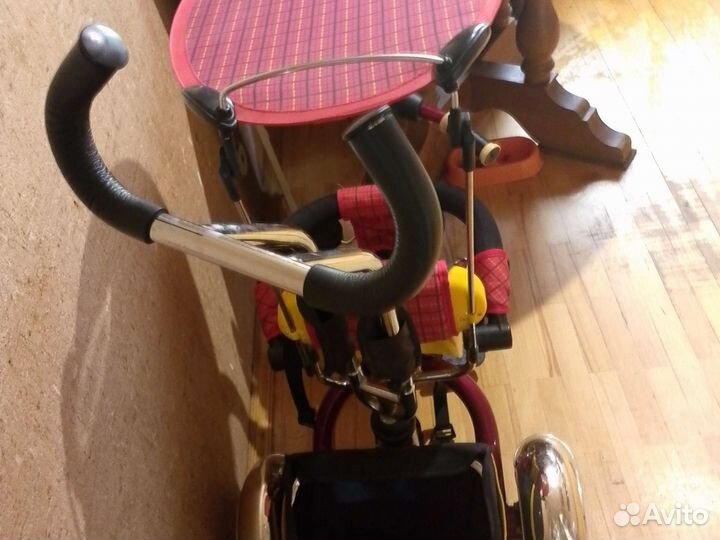 Трехколесный велосипед с родительской ручкой