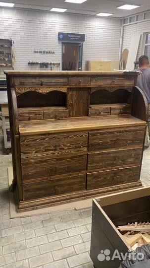 Мастер по изготовлению мебели из массива дерева