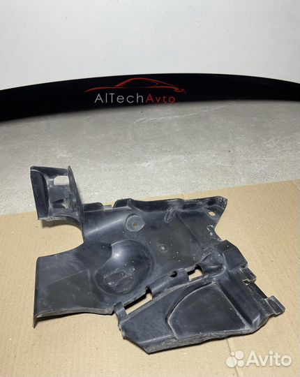 Пыльник двигателя боковой левый Renault Arkana