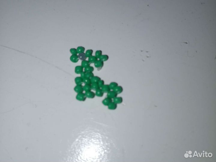 Динозавр из бисера