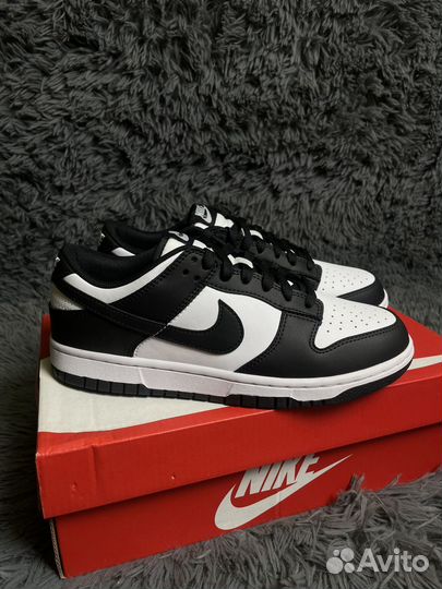 Nike Dunk Low Panda