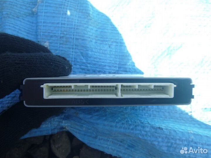 Блок управления замками Toyota Crown GWS204 2grfse