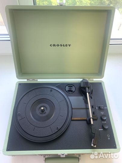 Виниловый проигрыватель crosley