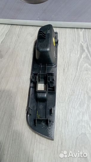 Накладка блока кнопок стеклоподъемника Nissan tiid