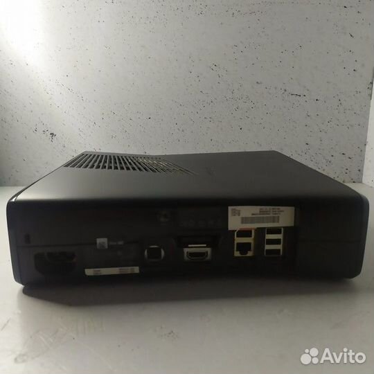 Игровая приставка Microsoft Xbox 360 S 250 гб
