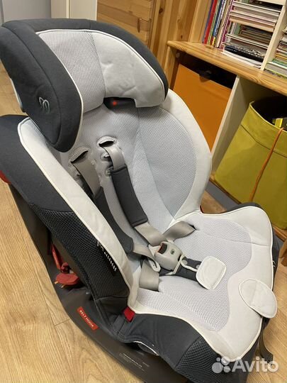 Автокресло carmate swing moon