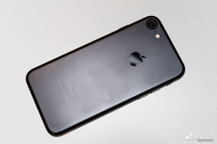 Телефон iPhone 7