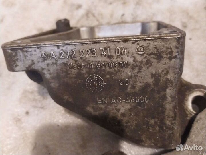 Кронштейн двигателя правый, левыйМерседес