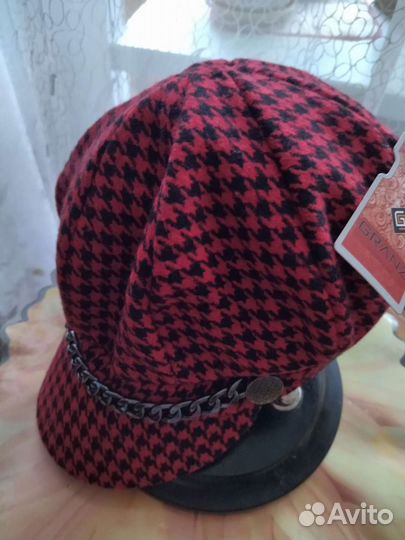 Кепки женские. Новые 2 шт