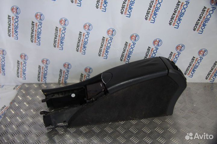 Подлокотник Mercedes W211 E200