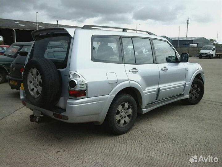 Разбор на запчасти Mitsubishi Pajero / Montero 200