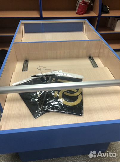 Стол со стеклом