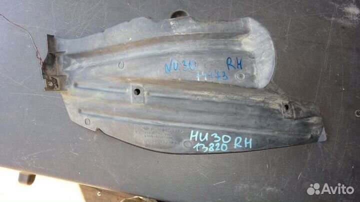 Подкрылок задний правый Nissan Presage U30