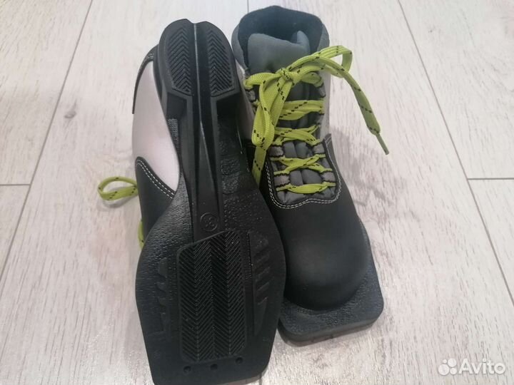 Лыжные ботинки детские 31