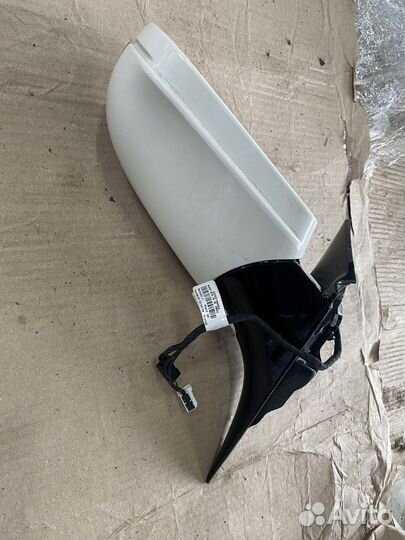 Левое боковое зеркало Mercedes Benz W207 белое