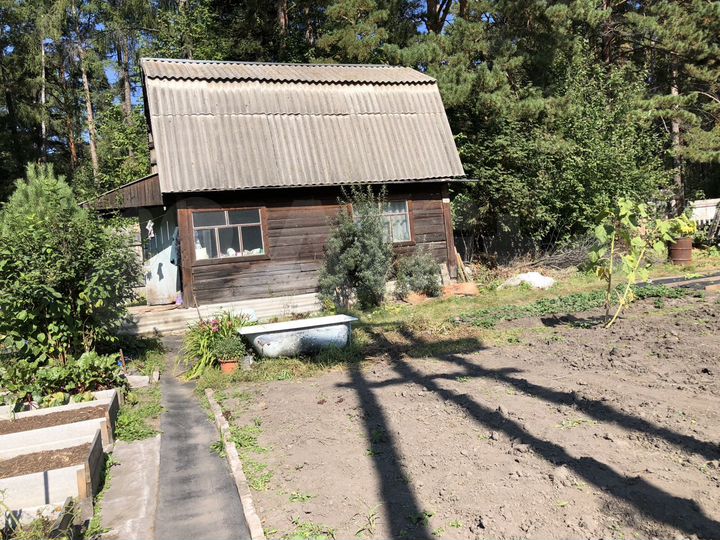 Дача 24 м² на участке 6 сот.