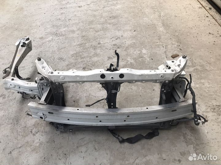 Телевизор Subaru Legacy BN9