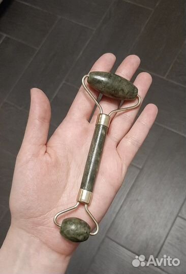 Ролик для лица и гуаша