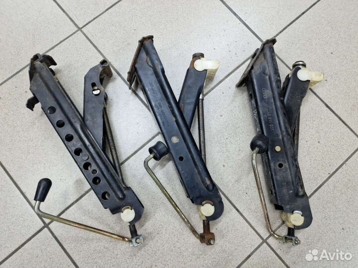 Оригинальный домкрат Audi 100/A6 C4 4A0011031B