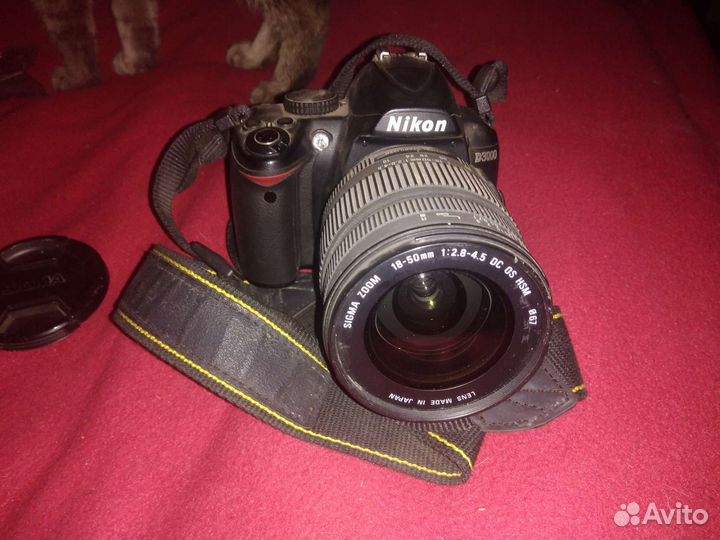 Камера Nikon D3000