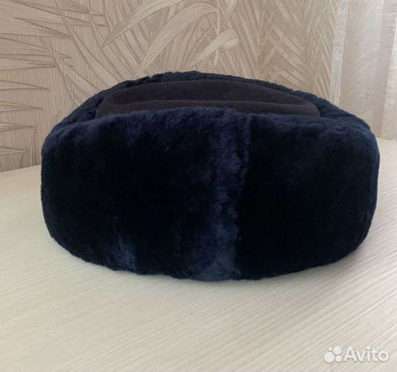 Женская шапка сотрудика полиции