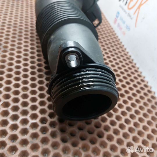 Патрубок воздуховод к турбине BMW n20 f10 f30 e84