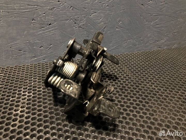 Замок капота правый Bmw 550Ix F10 N63 2010