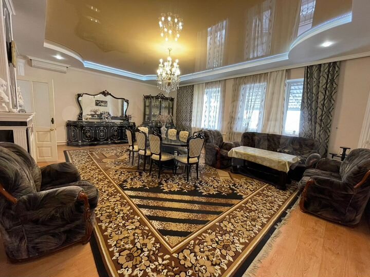 Дом 360 м² на участке 8 сот.