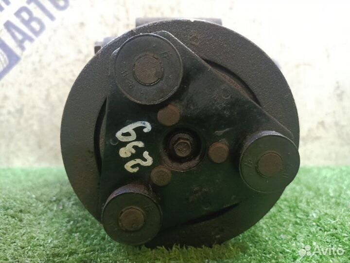 Компрессор кондиционера Volvo S40 седан 1.6