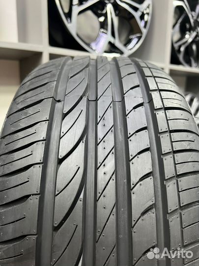 Leao Nova-Force 215/45 R18 93W