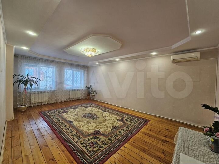 Дом 215 м² на участке 5,5 сот.