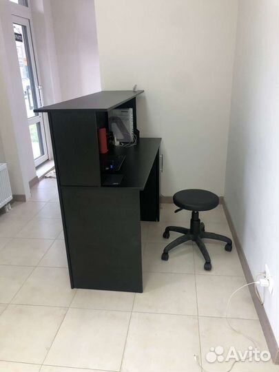 Стойка ресепшн