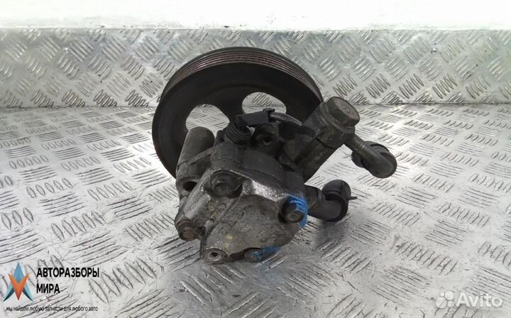 Насос гидроусилителя руля Mitsubishi L200 4 2007