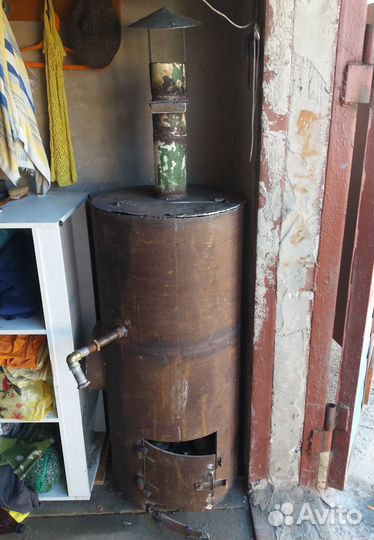 Печь с баком для нагрева воды