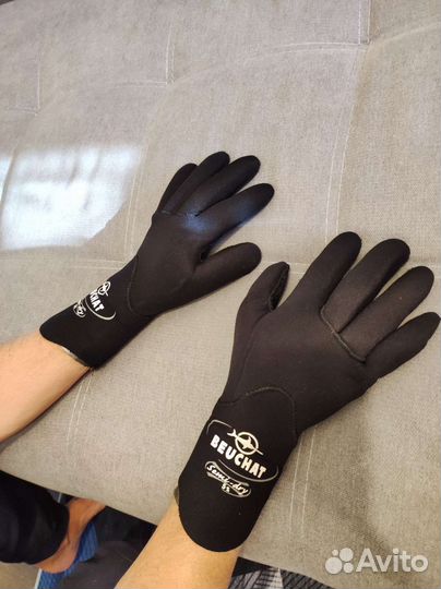 Неопреновые перчатки новые