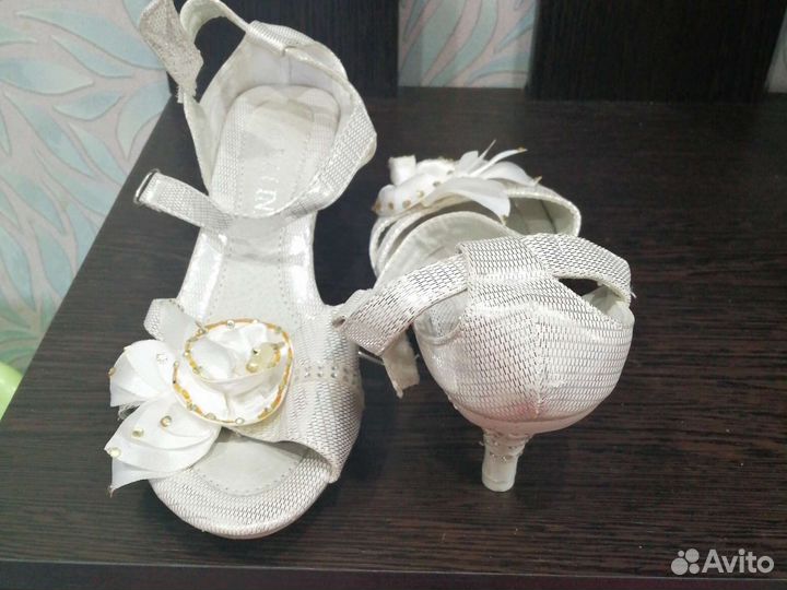 Босоножки для девочки