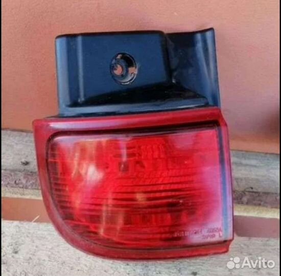 Задний стоп сигнал фонарь для Nissan Elgrand