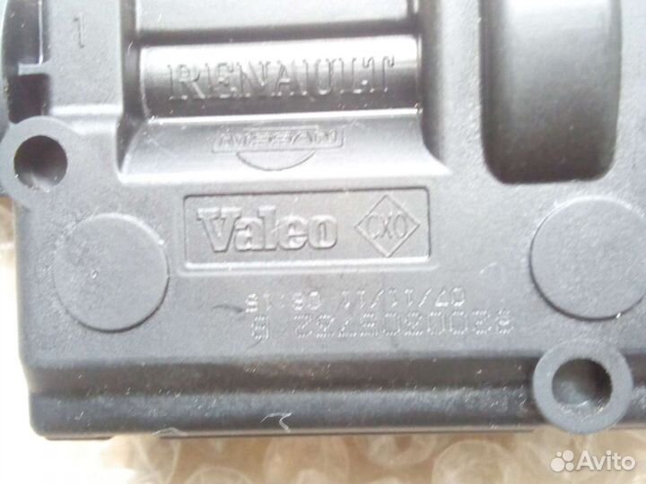 Рено Меган 3- Эл.замок лючка