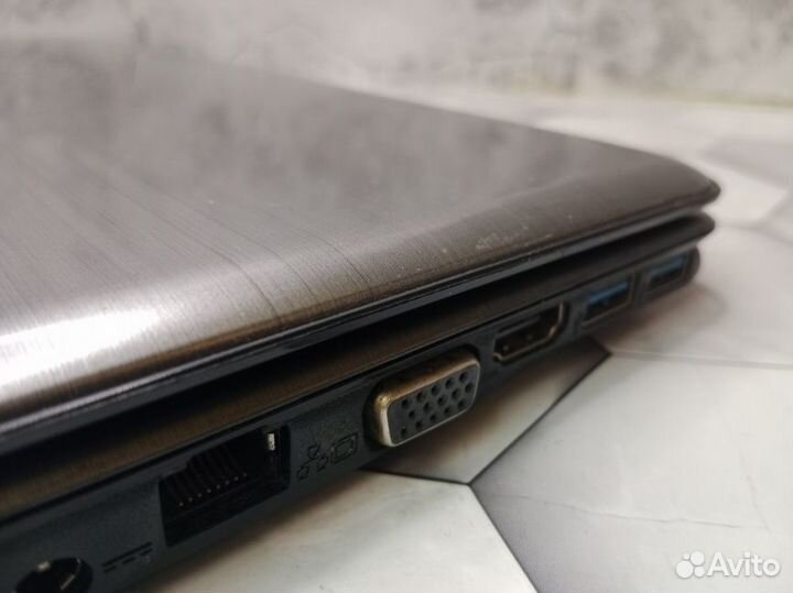 15,6 Ноутбук DNS на i3-3120m