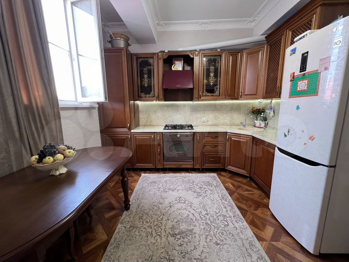 3-к. квартира, 70 м², 2/5 эт.