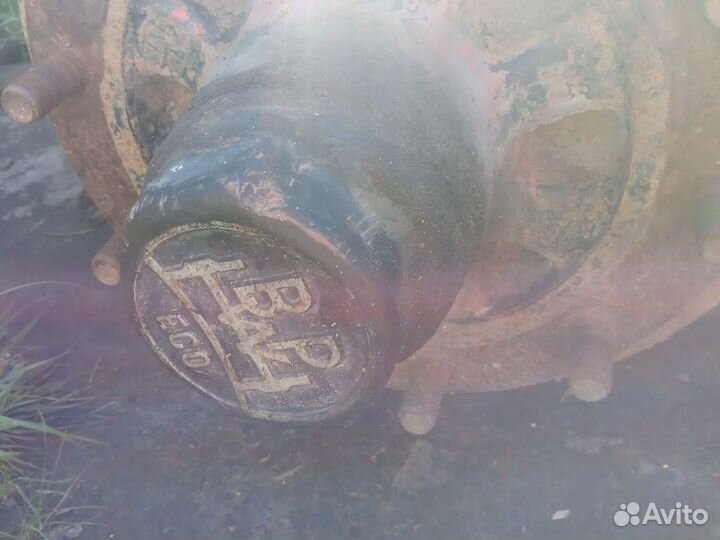 Ось на полуприцеп