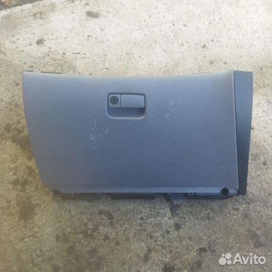 Бардачок Nissan Primera P12