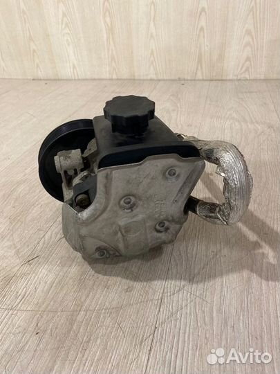 Насос гидроусилителя руля Mercedes Benz C180 W203