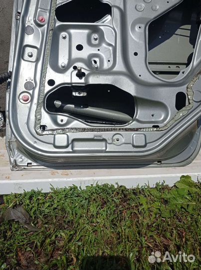 Стекло заднее Nissan almera