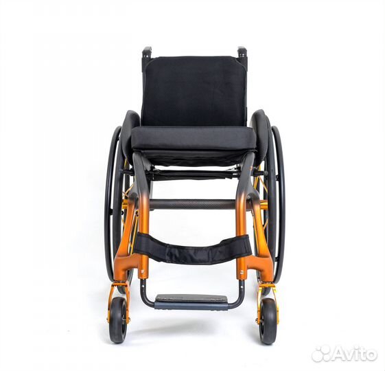 Лёгкая инвалидная коляска из карбона iCross active