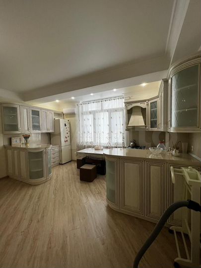 2-к. квартира, 53 м², 4/5 эт.