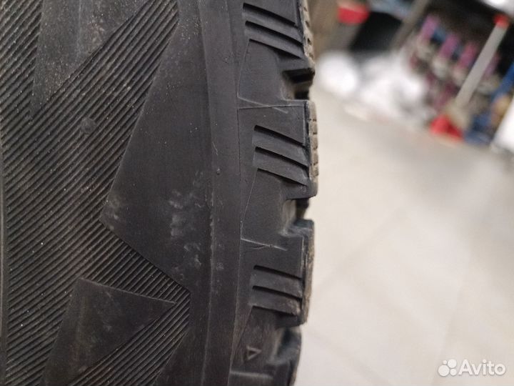 Bridgestone Blizzak Spike-01 225/65 R17 106